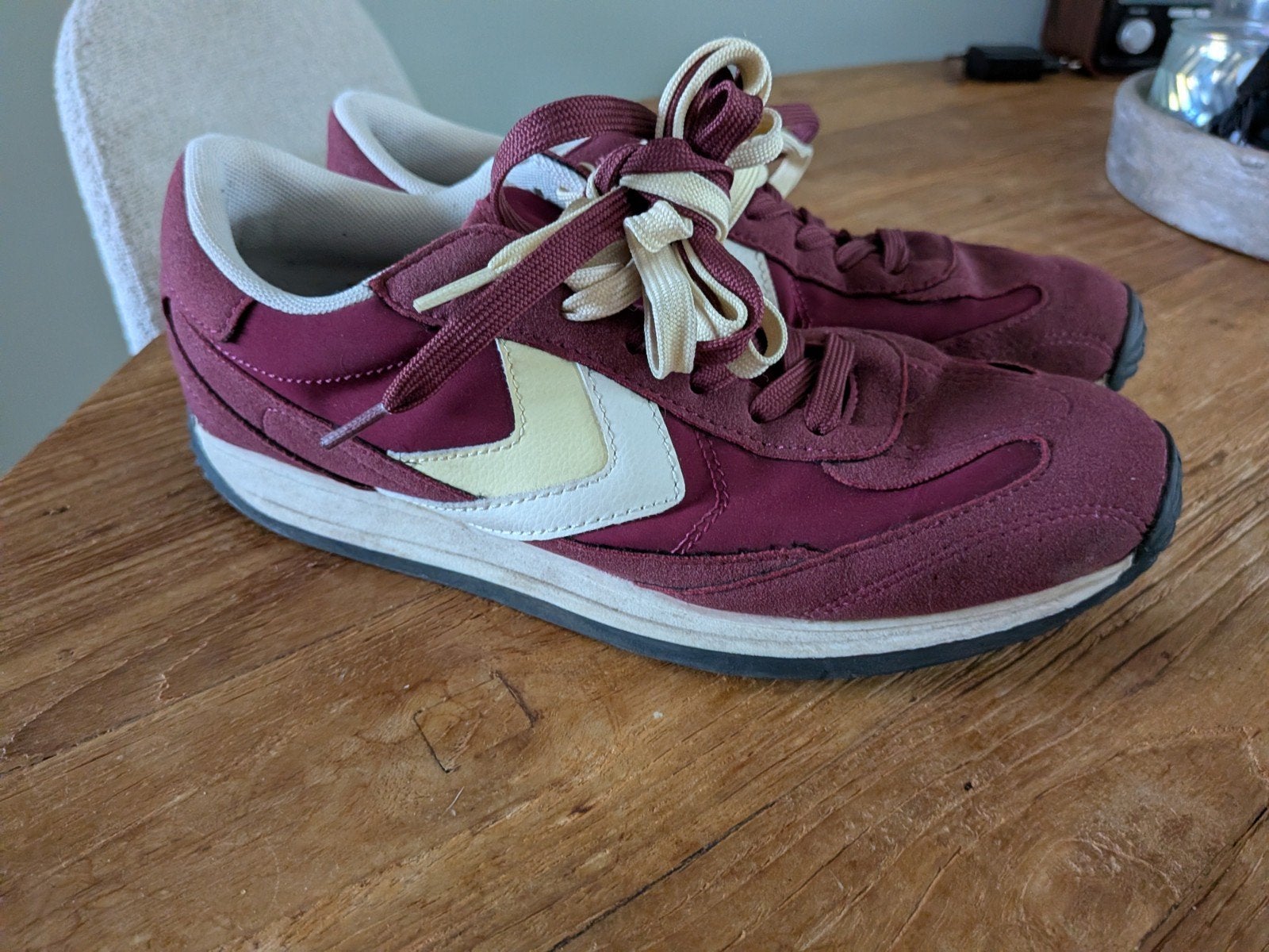 Sneaker retromodel van Bershka maat 39, Kleding | Dames, Rood, Bershka, Ophalen of Verzenden, Sneakers of Gympen