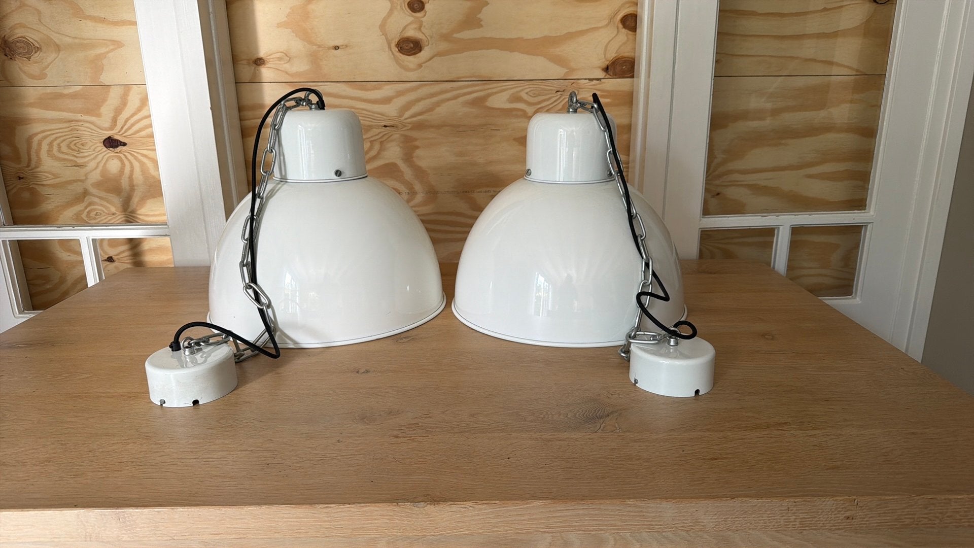 2 witte industriële hanglampen, Ophalen, Gebruikt, Industrie, E27 (groot)