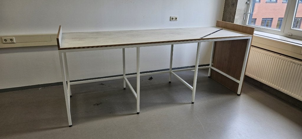 werktafel, Ophalen, Metaal, 300 cm, Zo goed als nieuw