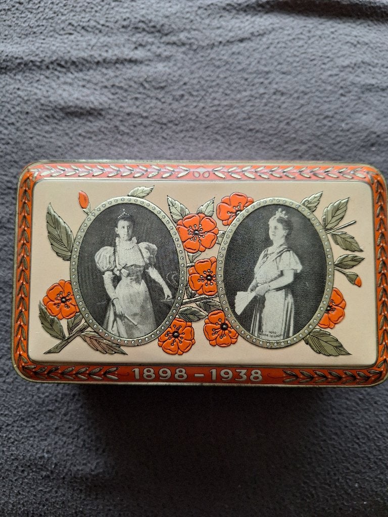 Koningklijk huis koektrommel, Ophalen of Verzenden, Gebruikt, Kaart, Foto of Prent