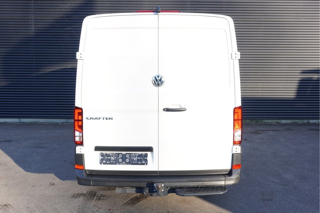 Volkswagen Crafter 35 140pk Automaat L3H2/L2H1 Apple Carplay, Auto's, Euro 6, 4 cilinders, Volkswagen, 3000 kg