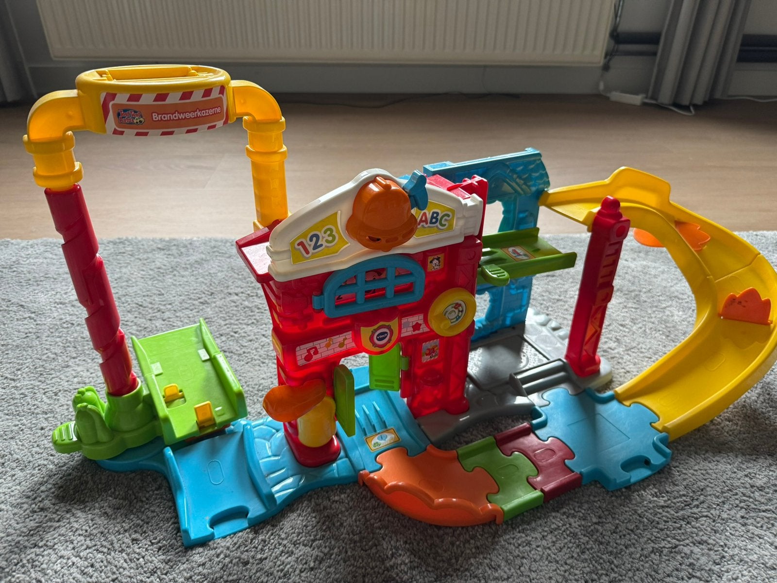 Vtech brandweerkazerne met auto's, Ophalen, Gebruikt