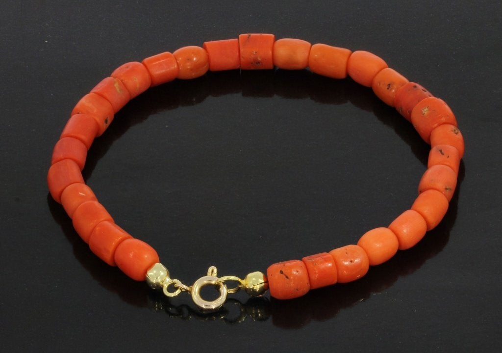 Bloedkoraal tonnetjes armband 14k gouden slot dames vintage