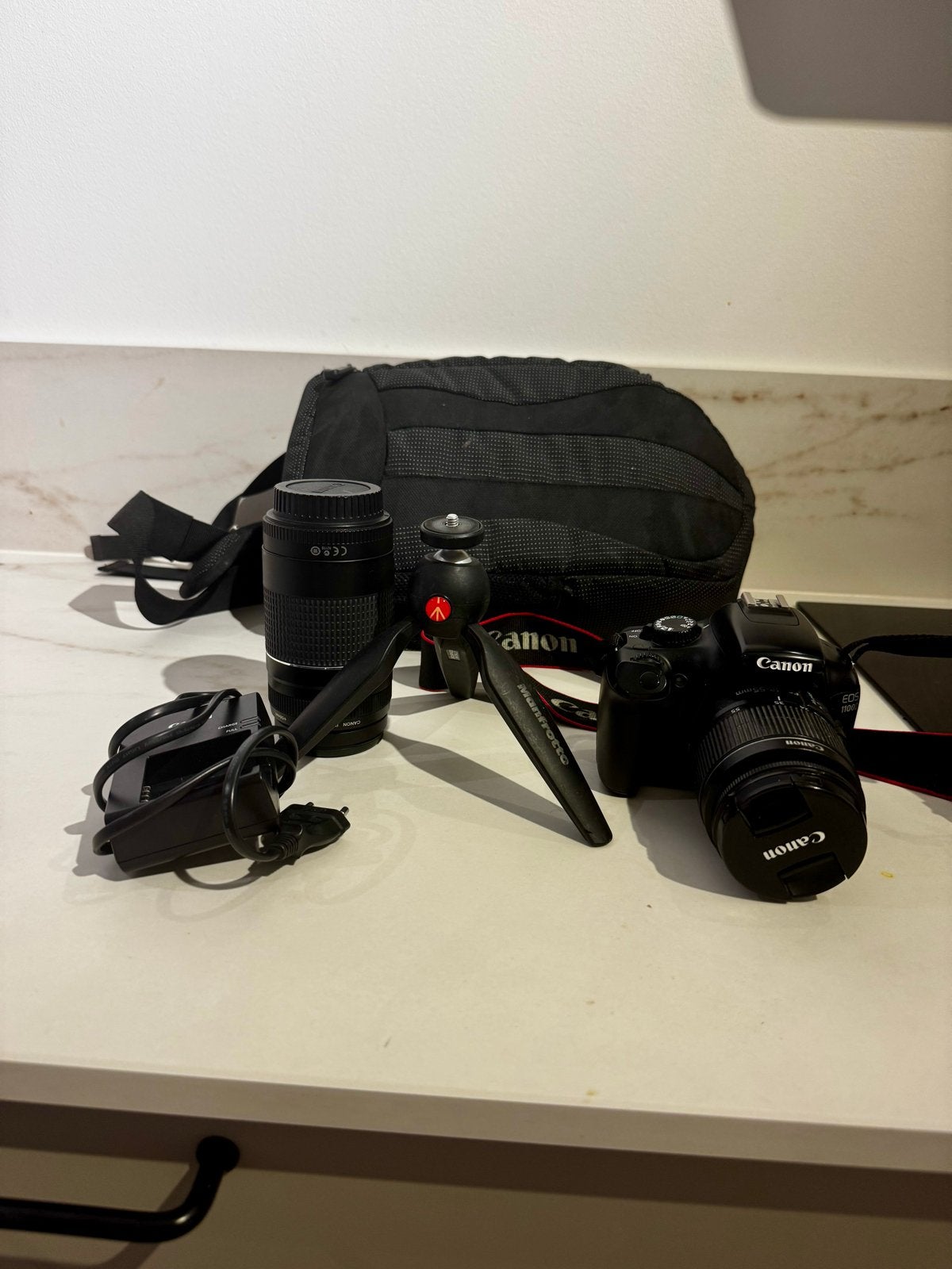 Canon EOS 1100D spiegelreflexcamera met lens en accessoires, Gebruikt, Spiegelreflex, Canon, Ophalen of Verzenden