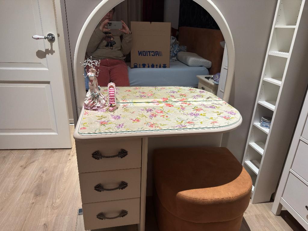 Kaptafel met poef, Huis en Inrichting, Tafels | Kaptafels, Ophalen, Gebruikt, 100 tot 150 cm, Modern chique