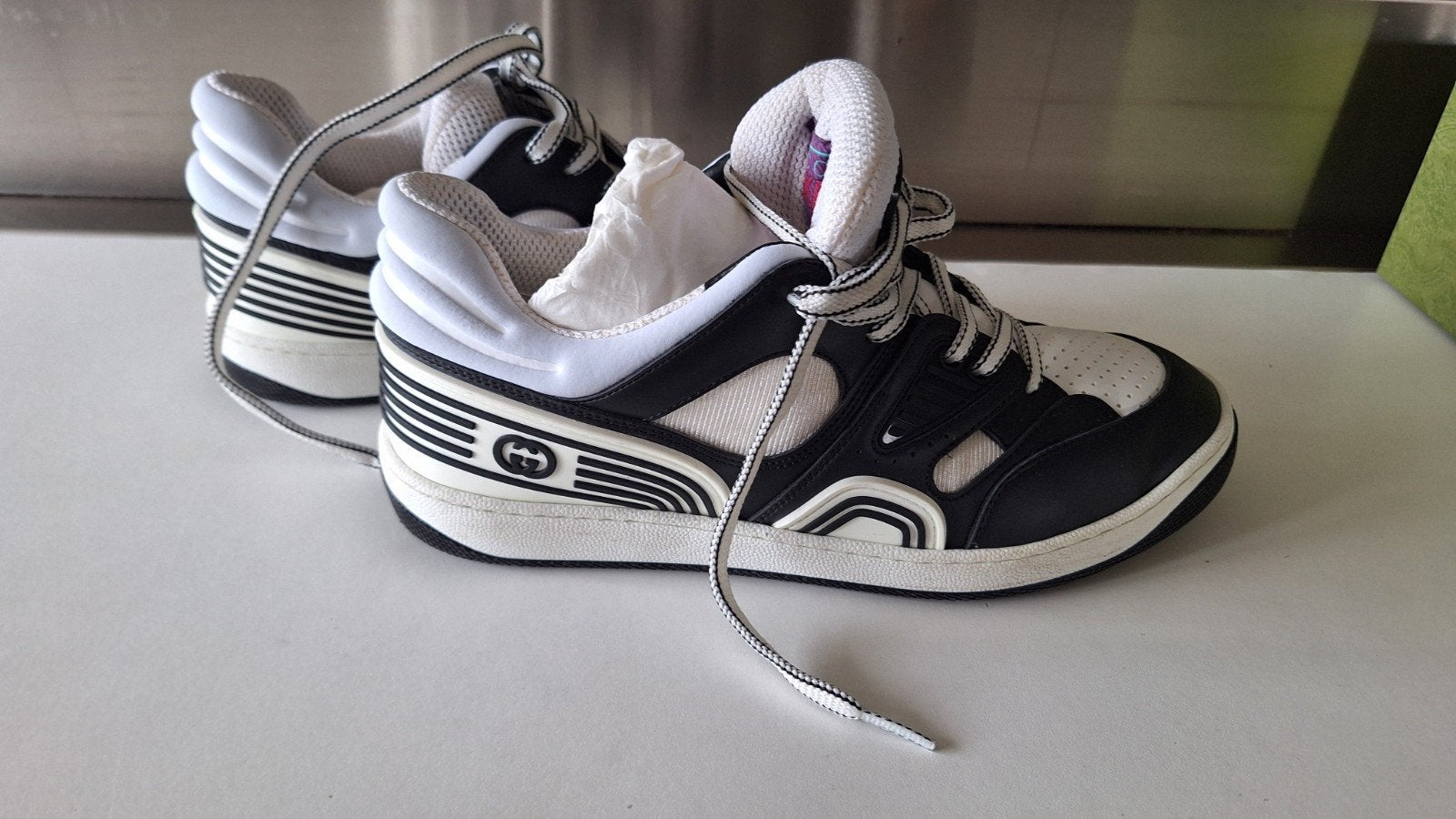 GUCCI SNEAKER ZGAN MAAT 38.5, Ophalen of Verzenden, Zo goed als nieuw, Schoenen