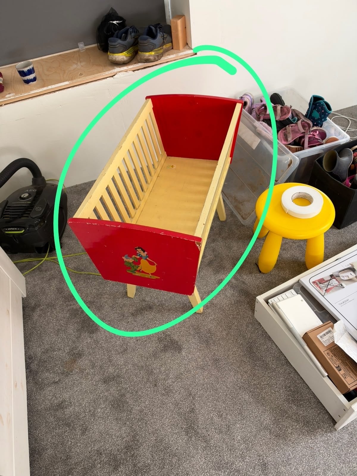 Vintage houten poppenwiegje met Sneeuwwitje decoratie, Ophalen, Gebruikt, Wieg
