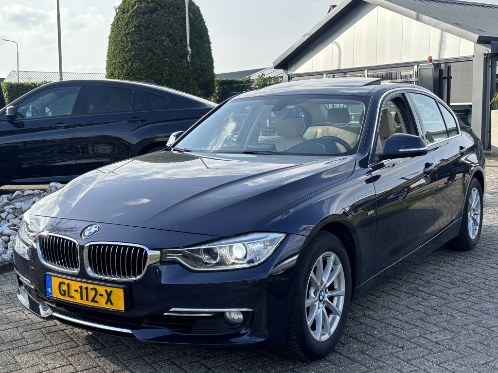 BMW 3-serie 320i High Exe Sedan Automaat 2015 Schuifdak Deal, Auto's, BMW, Automaat, Achterwielaandrijving, Gebruikt, Euro 6
