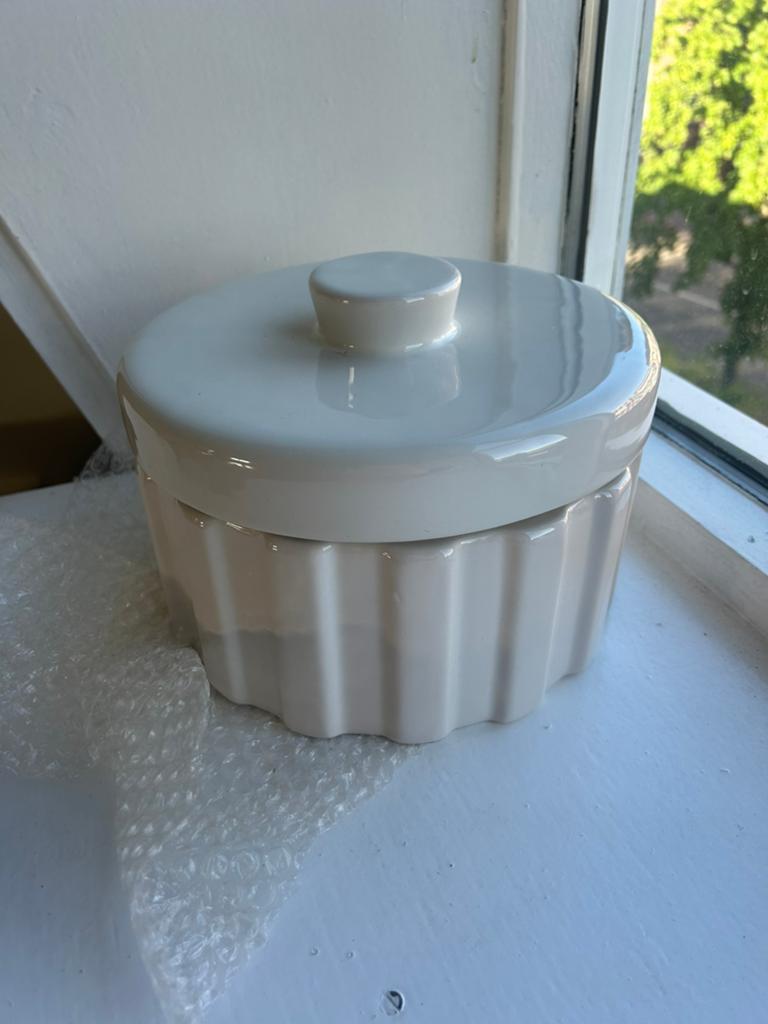 Riviera maison clay ribbed storage jar wide voorraadpot, Ophalen of Verzenden, Zo goed als nieuw, Gietijzer, Pot, Bus of Blik