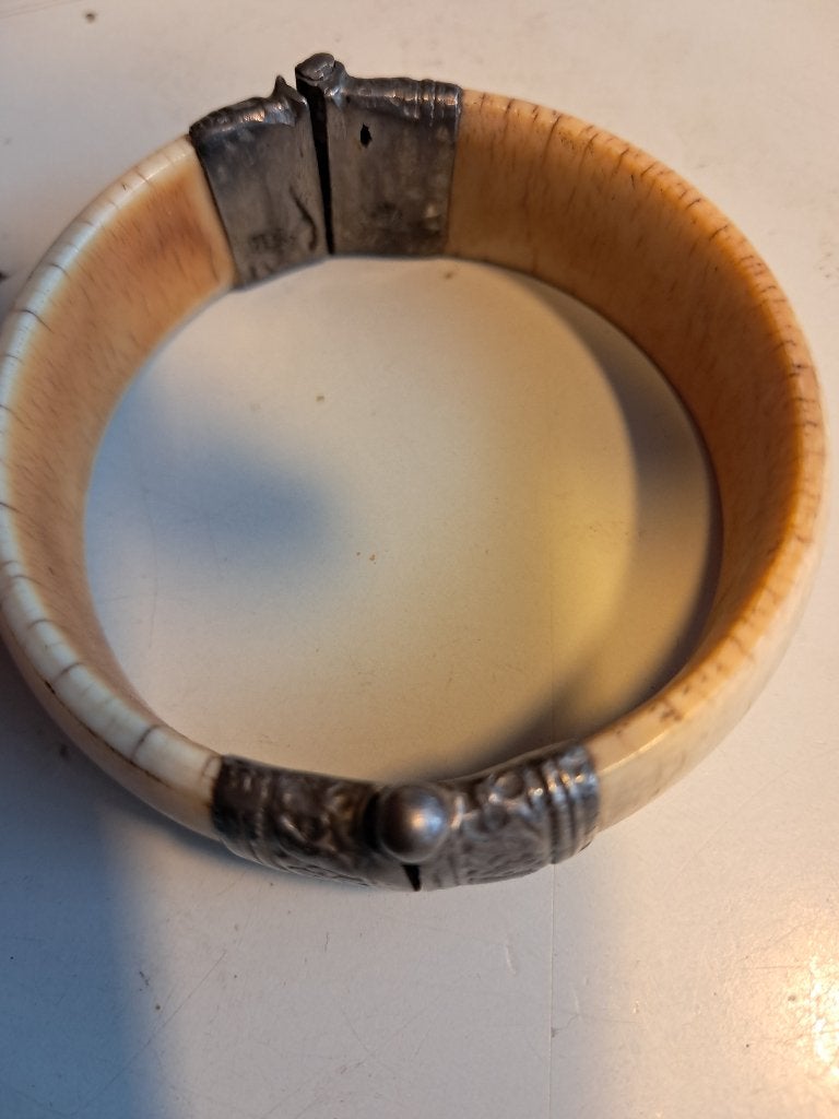 armband-been met zilver beslag,diam.6 cm, Sieraden, Tassen en Uiterlijk, Armbanden, Ophalen of Verzenden, Gebruikt, Zilver, Zilver
