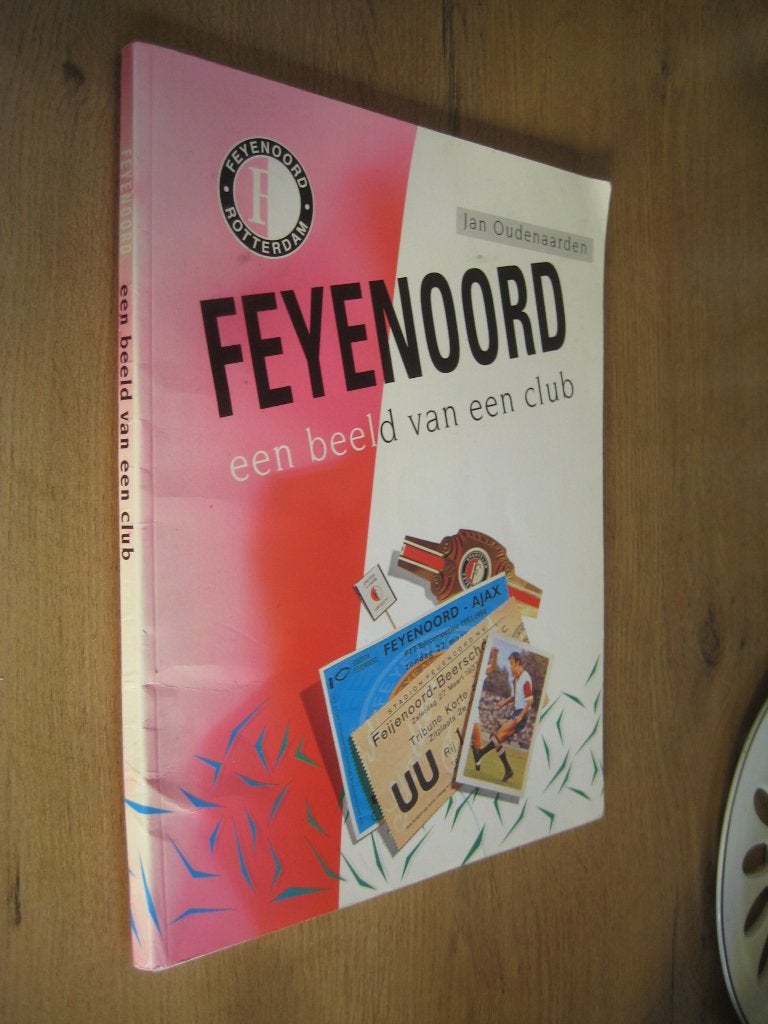 feyenoord een beeld van een club - jan oudenaarden, Ophalen of Verzenden, Zo goed als nieuw, Balsport