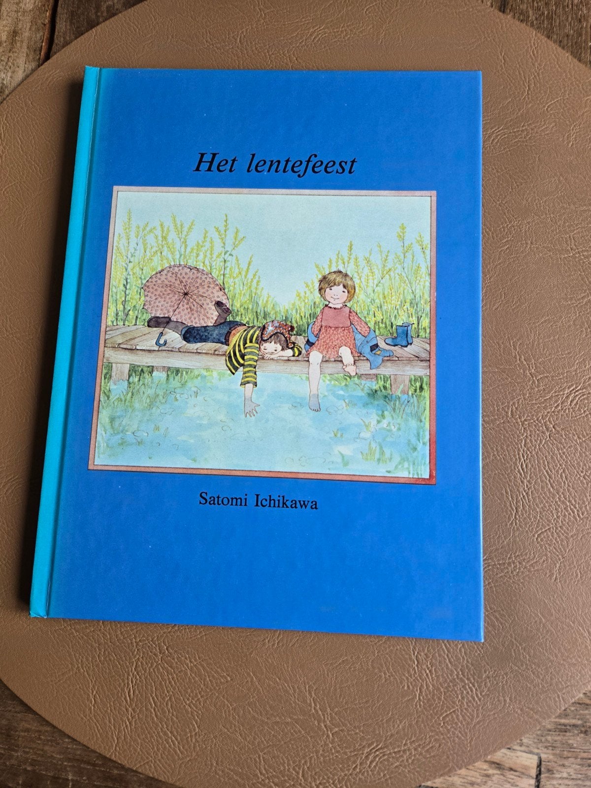 Het Lentefeest - Satomi Ichikawa (Kinderboek), Boeken, Ophalen of Verzenden, Gelezen, Satomi Ichikawa, Fictie algemeen