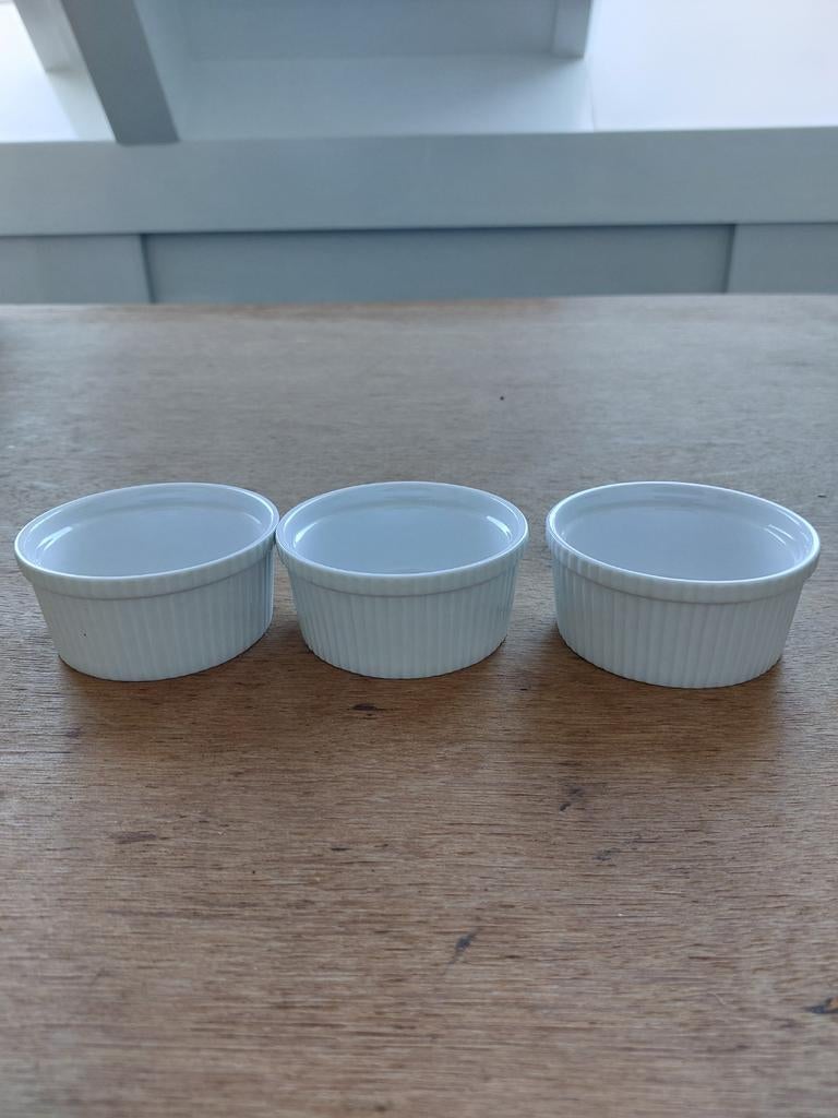 3 mini ovenschaaltjes Hoogte 4cm, diameter 8,5cm, Huis en Inrichting, Keuken | Servies, Ophalen of Verzenden, Zo goed als nieuw