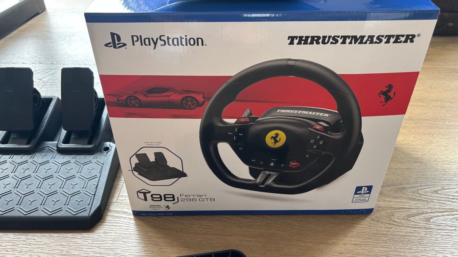 Thrustmaster T98 Ferrari 296 GTB racestuur voor PlayStation, Spelcomputers en Games, Ophalen of Verzenden, Zo goed als nieuw, Stuur of Pedalen