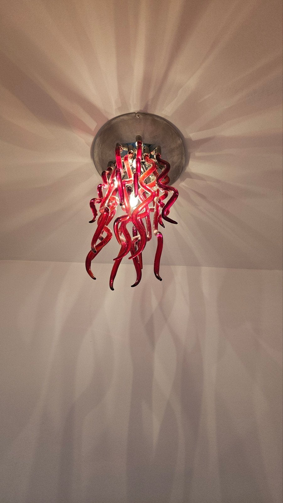 Design plafondlamp met gekrulde rode glazen pegels, Ophalen, Gebruikt, Modern, Design, Sfeervol