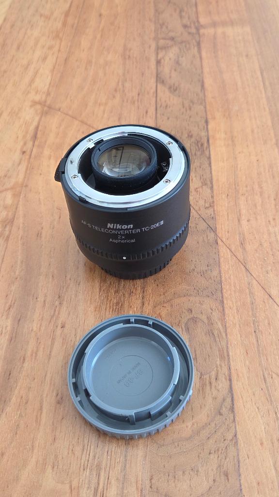 Nikon TC-20E III Teleconverter 2x, Ophalen of Verzenden, Zo goed als nieuw, Toebehoren