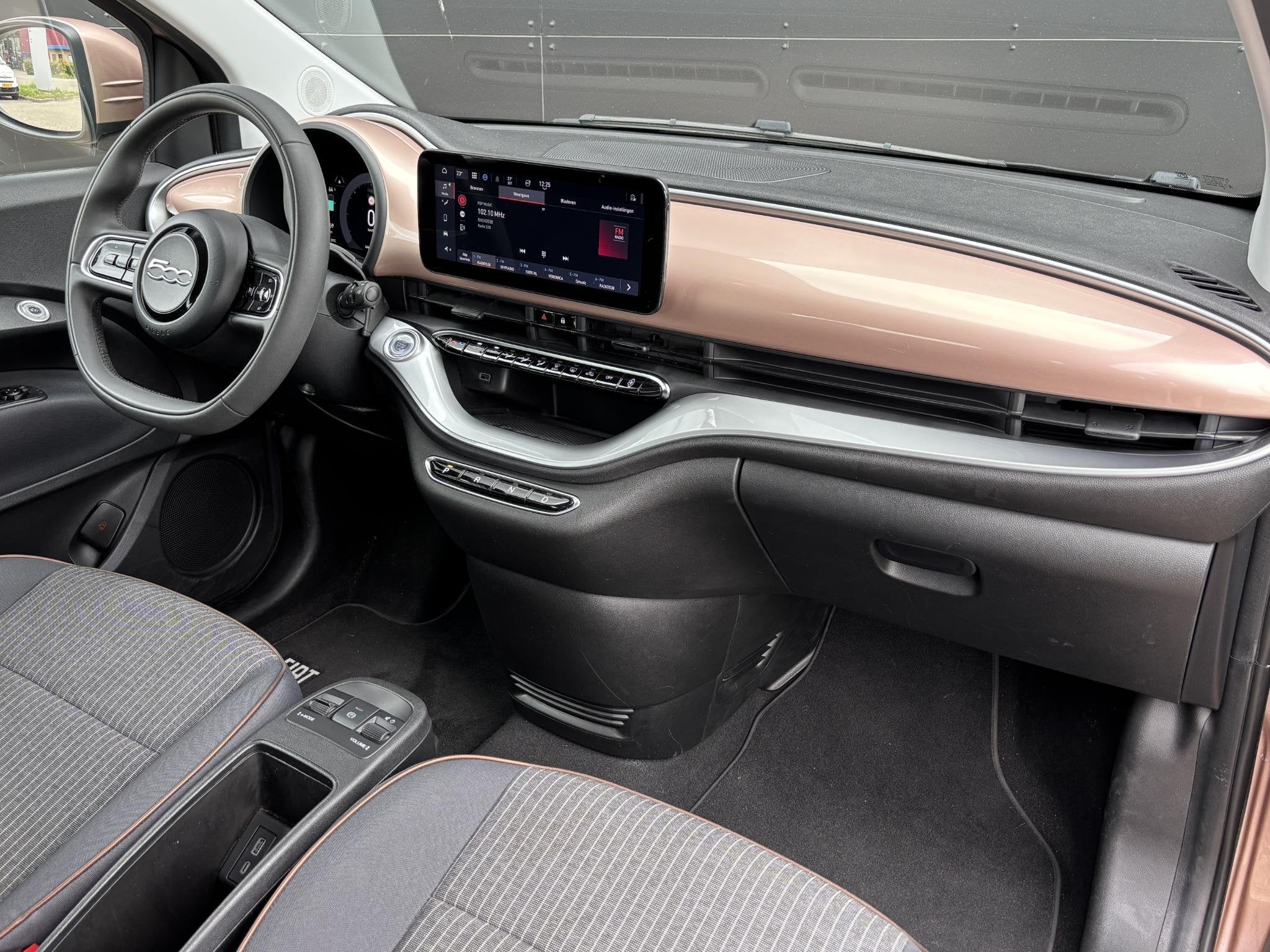 Fiat 500 Icon 42 kWh | La Prima Velgen | Parkeersensoren | D, Stof, 4 stoelen, Origineel Nederlands, 1265 kg