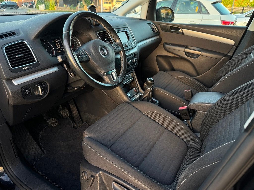 Volkswagen Sharan 1.4 TSI Highline Camera, Voorwielaandrijving, 15 km/l, Gebruikt, Zwart