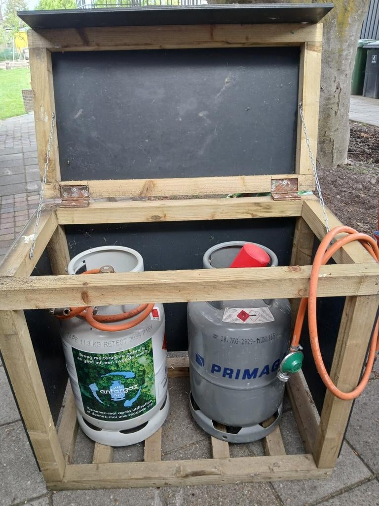 Houtenbak voor 2 gasflessen met gasflessen, Ophalen, Hout, Overige typen
