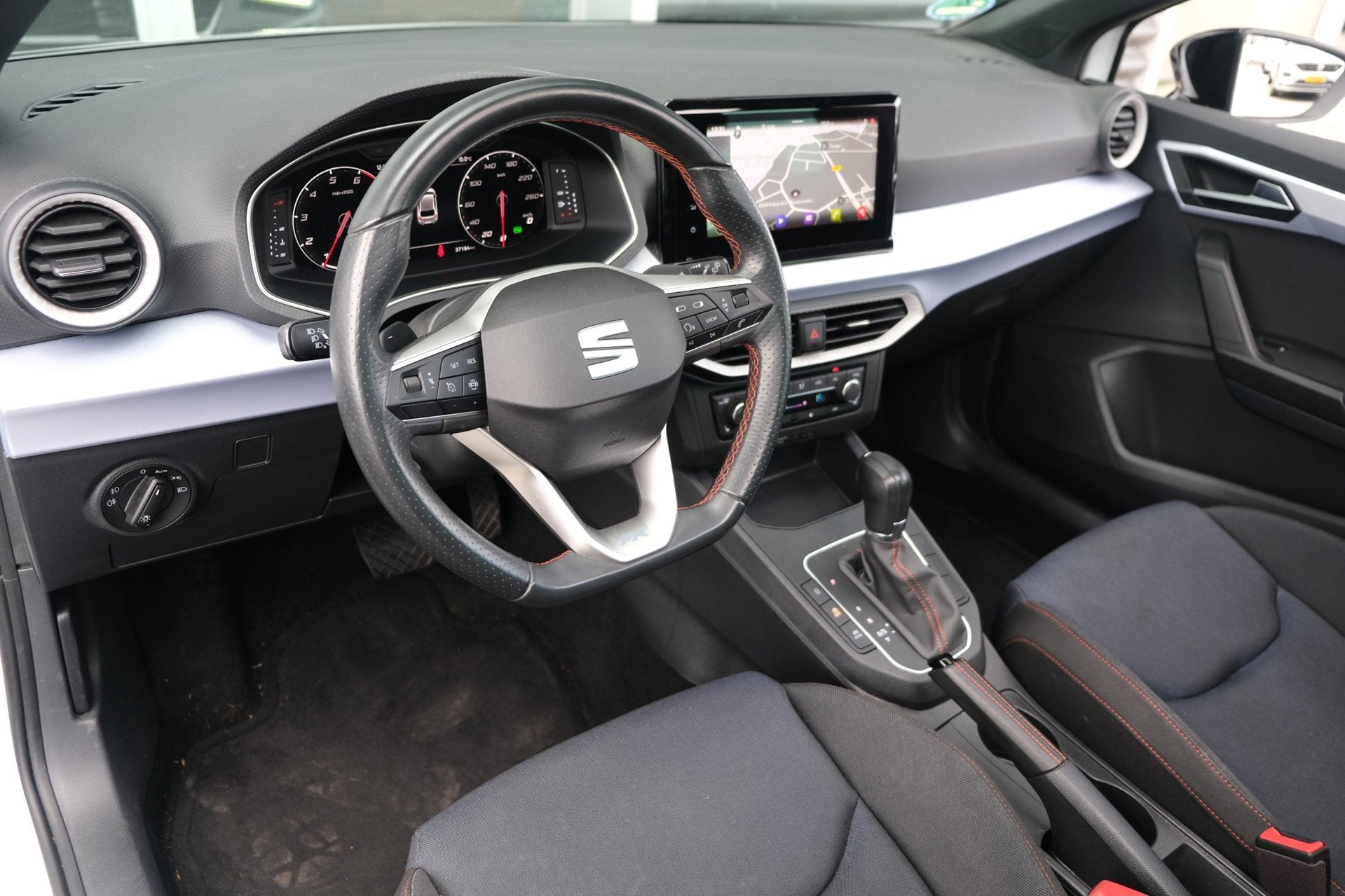 Seat Ibiza 1.5TSI FR DSG 150PK Facelift Pro Black Edition Pa, Auto's, Seat, Stof, 4 cilinders, 150 pk, Origineel Nederlands