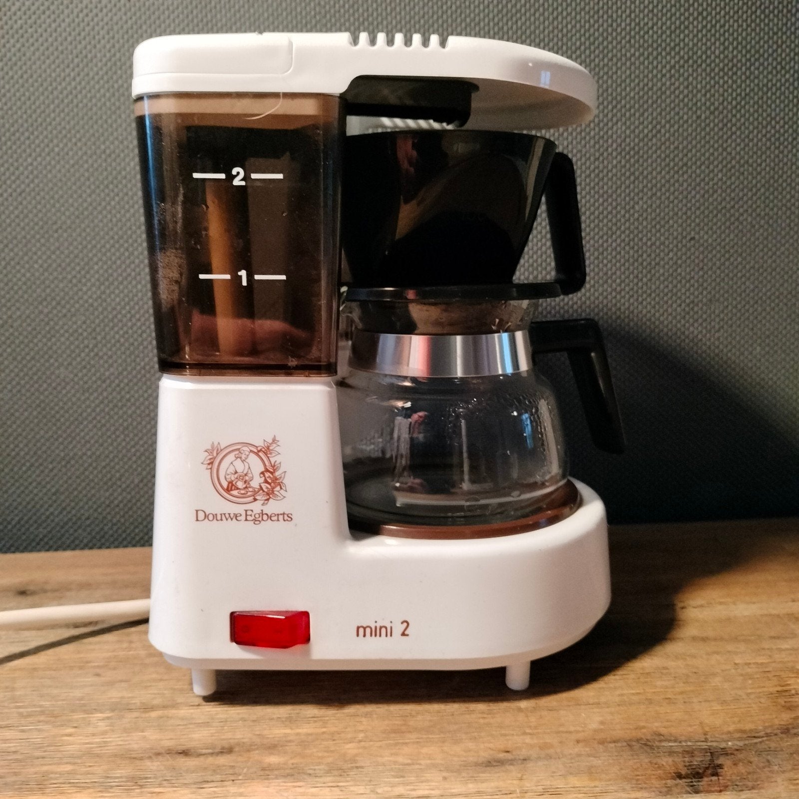 Douwe Egberts Mini 2 Koffiezetapparaat - Compact & Handig, Witgoed en Apparatuur, Koffiezetapparaten, Gebruikt, Koffiemachine