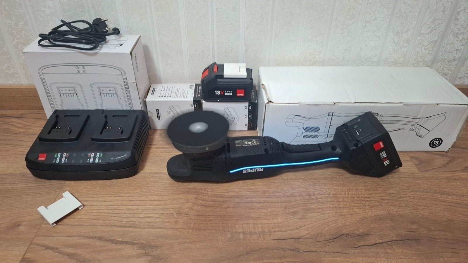 RUPES Accu Polijstmachine met Lader en 2 Accu's, Ophalen, Zo goed als nieuw, 1000 watt of meer, Overige typen