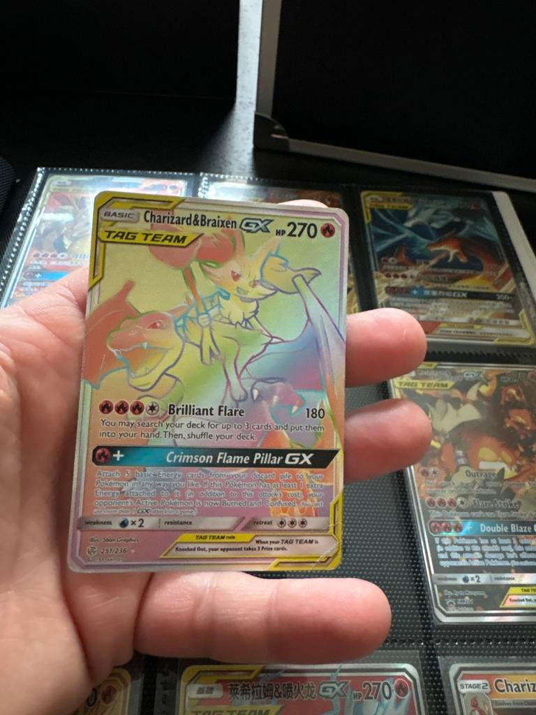 Charizard en braixen gx rainbow, Ophalen of Verzenden, Zo goed als nieuw, Meerdere kaarten, Foil