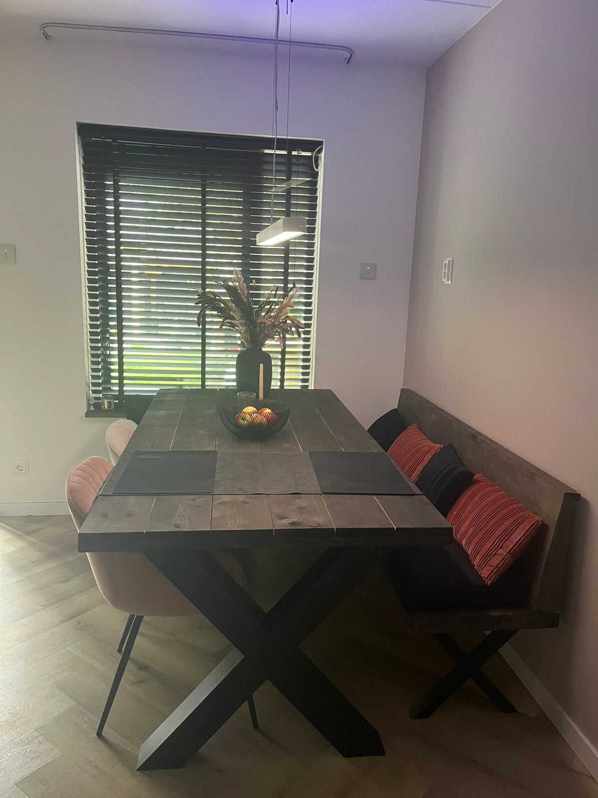 Steiger houten eettafel + bankje met metalen cross poten, Ophalen, 50 tot 100 cm, Zo goed als nieuw, 150 tot 200 cm