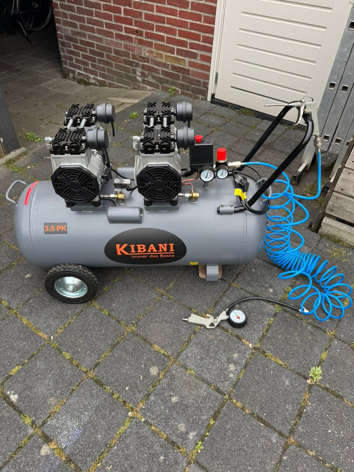 Nette compressor, Ophalen, 6 tot 10 bar, 400 tot 800 liter/min, Zo goed als nieuw