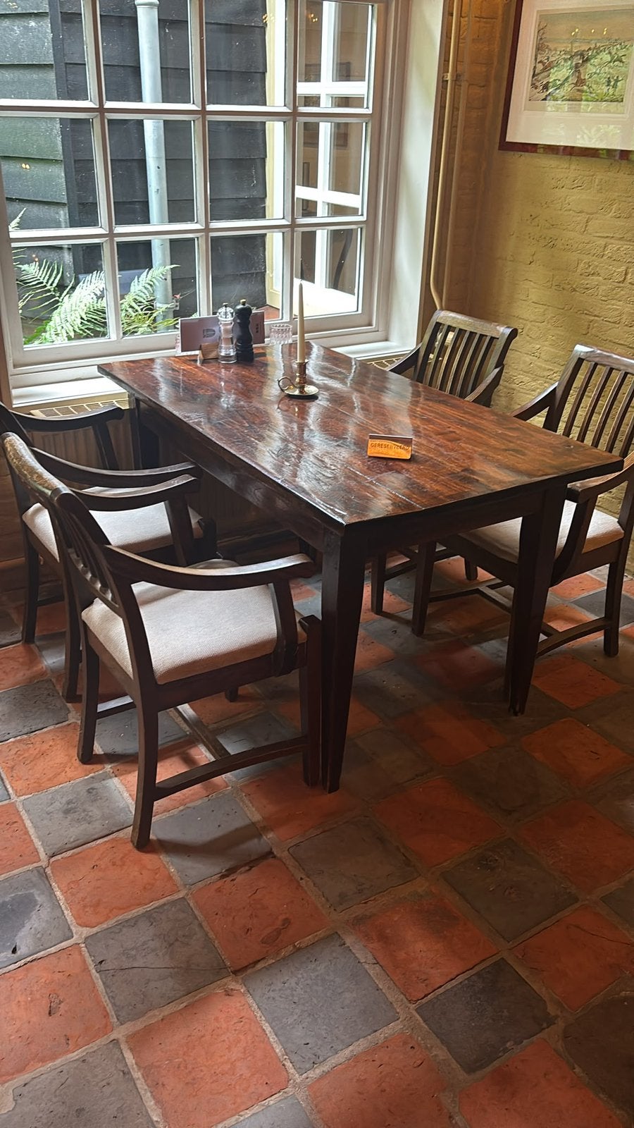 Restaurant stoelen, Ophalen