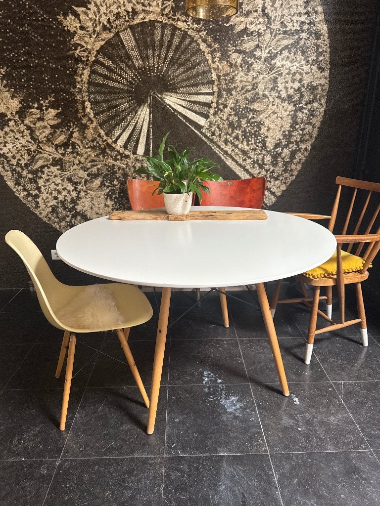 Eettafel Vitra wit met houten onderstel 120cm, Ophalen, Rond, Vijf personen of meer, 100 tot 150 cm