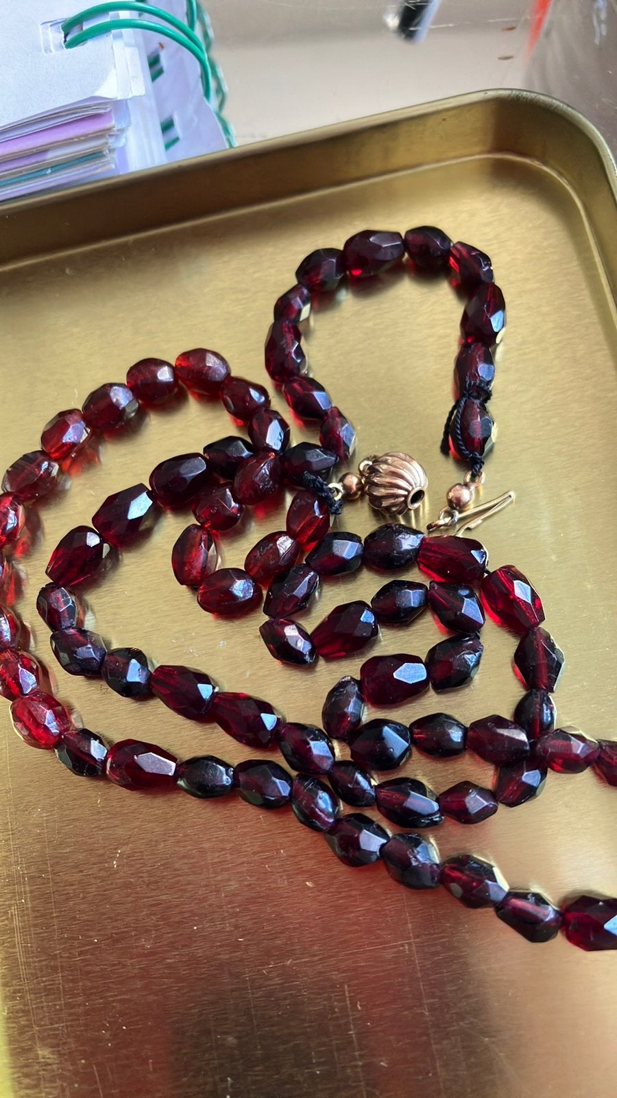 Antieke ketting van granaat met gouden slotje, Overige materialen, Gebruikt, Ophalen of Verzenden, Met edelsteen
