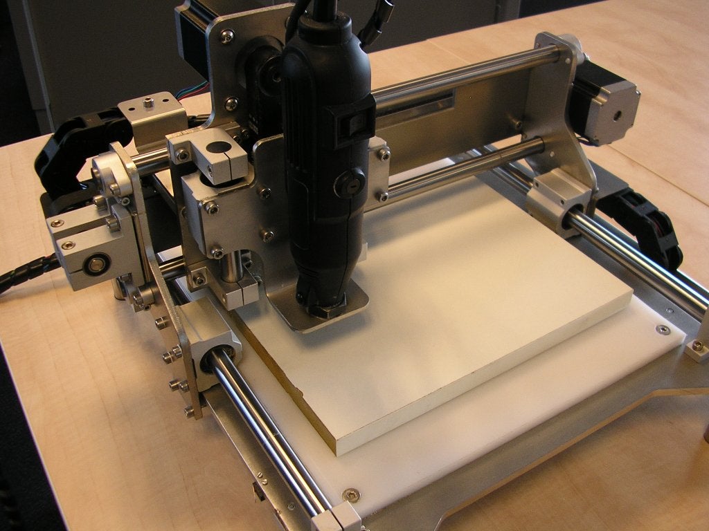 CNC  PORTAAL BOOR / FREES MACHINE, Ophalen, Gebruikt, Elektrisch, Bovenfrees