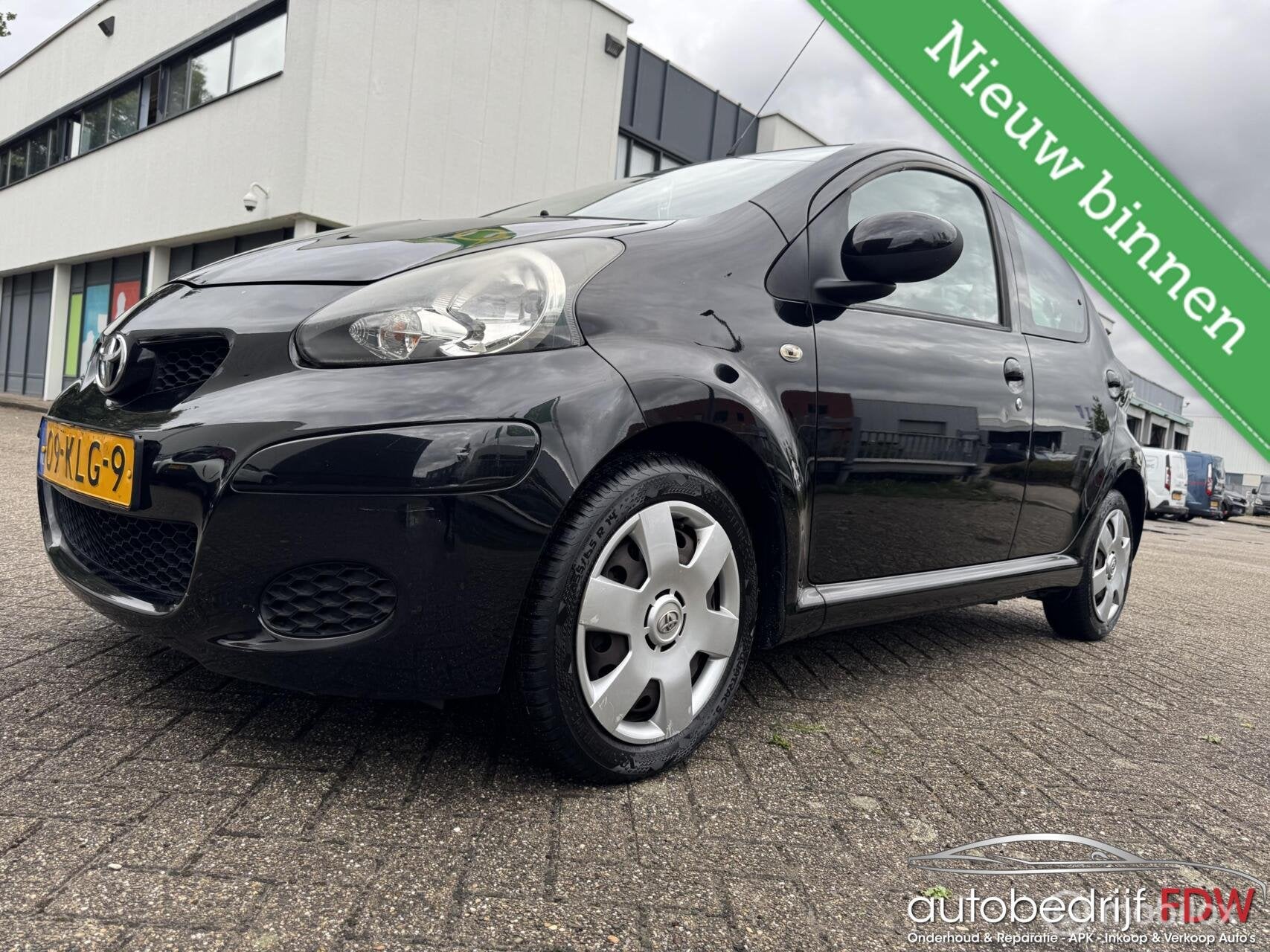 Toyota Aygo 1.0-12V/5DEURS/AIRCO/ELEKTR.RAMEN/NAP/, Voorwielaandrijving, Metallic lak, Gebruikt, 4 stoelen
