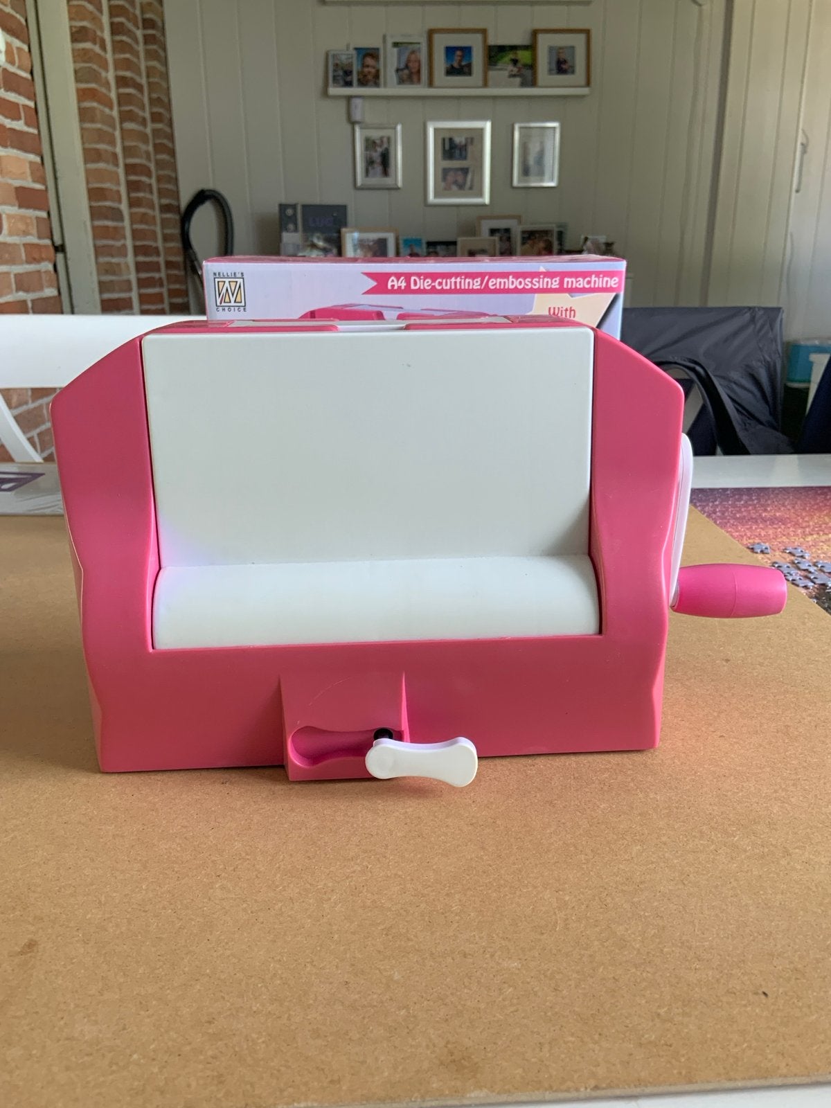 Nellie's Press Boss A4 Die-cutting/Embossing Machine, Overige thema's, Ophalen of Verzenden, Zo goed als nieuw, Kunststof