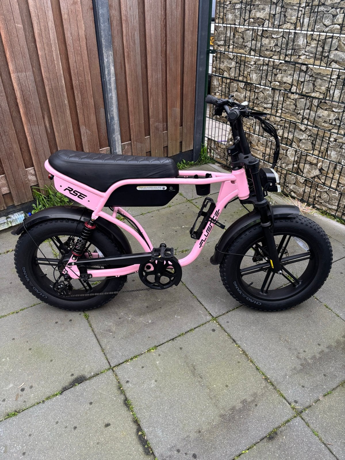 Roze Fatbike  - Slechts 300 km gereden! (V20 v8 Knaap), Ophalen, Zo goed als nieuw, Overige merken