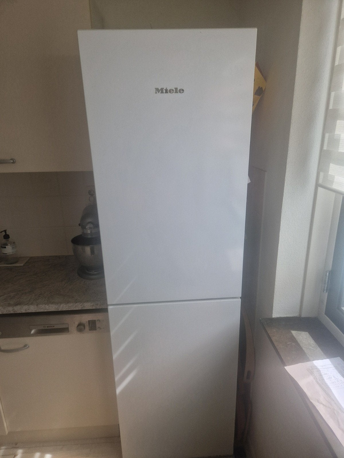 Miele KFN 4393 DD Wit Nofrost koelvriescombinatie als nieuw, Witgoed en Apparatuur, Ophalen, 200 liter of meer, Met aparte vriezer