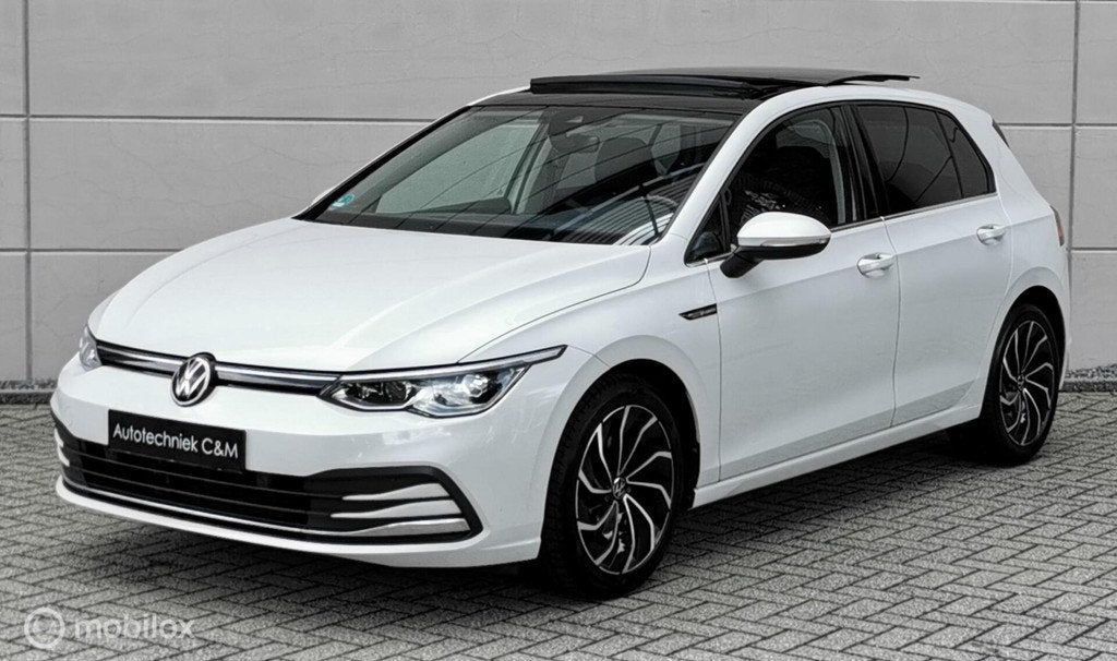 Volkswagen Golf 1.5 TSI 150PK/DSG/ACC/DCC/PANO/IQLIGHT/NAVI/, 1498 cc, Zwart, 4 cilinders, Alcantara
