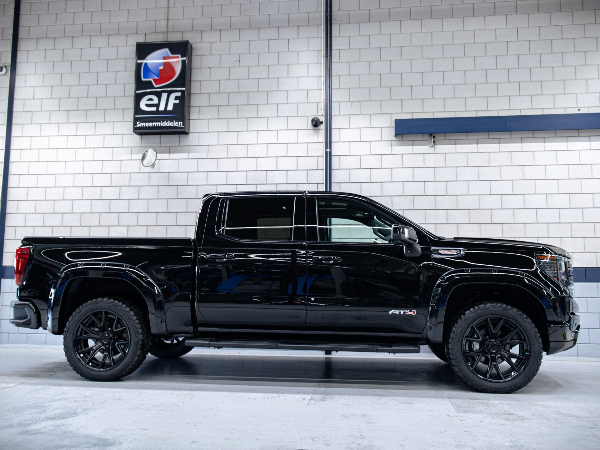 GMC Sierra 1500 AT4 6.2L V8 | Custom (bj 2024, automaat), Auto's, Automaat, Zwart, Zwart, Leder