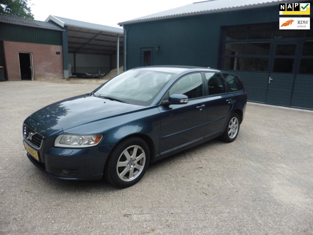 Volvo V50 1.8 Kinetic, Auto's, Volvo, Voorwielaandrijving, 125 pk, Gebruikt, 4 cilinders