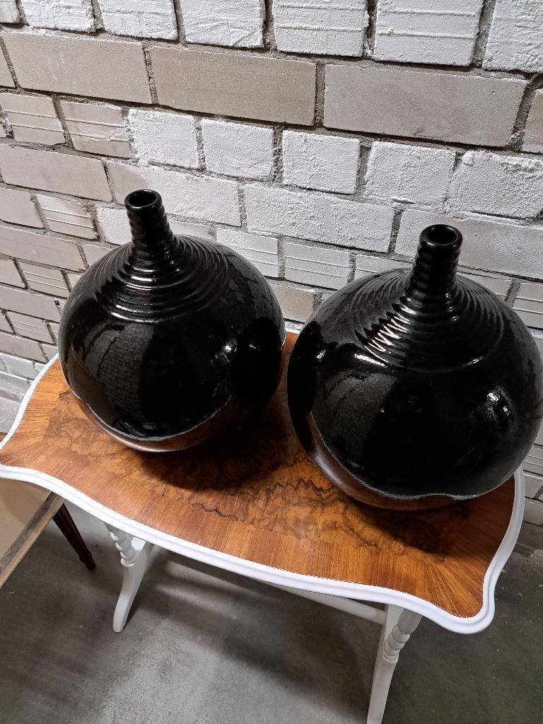 Ronde aardewerk vazen, Ophalen, Zo goed als nieuw, Zwart