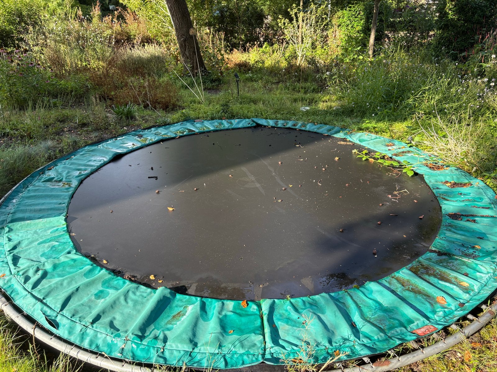 Grote ingegraven trampoline - opknapper, Ophalen, Gebruikt
