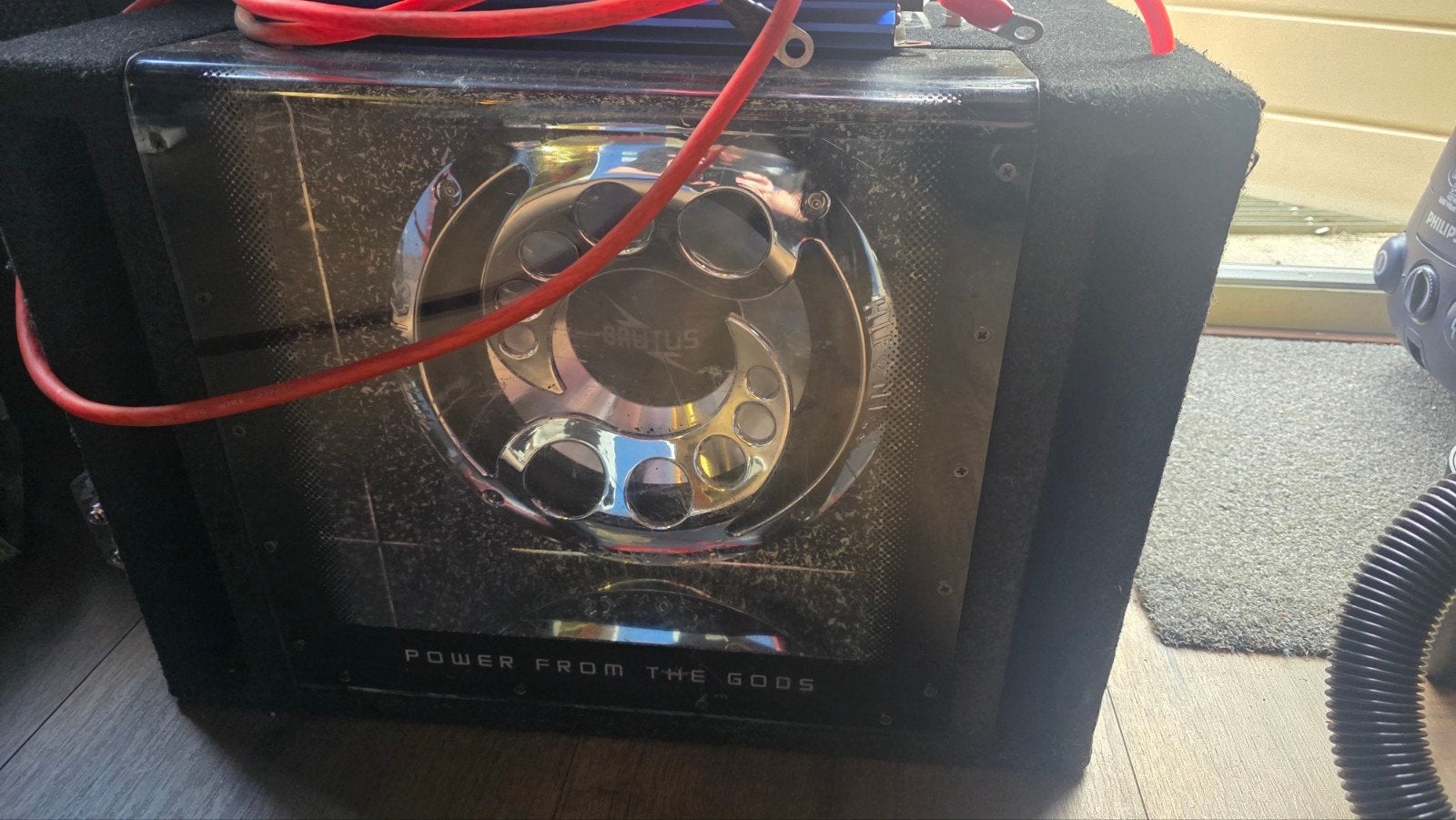 Complete Subwoofer Set: Versterker, Sub en Condensator, Ophalen, Gebruikt