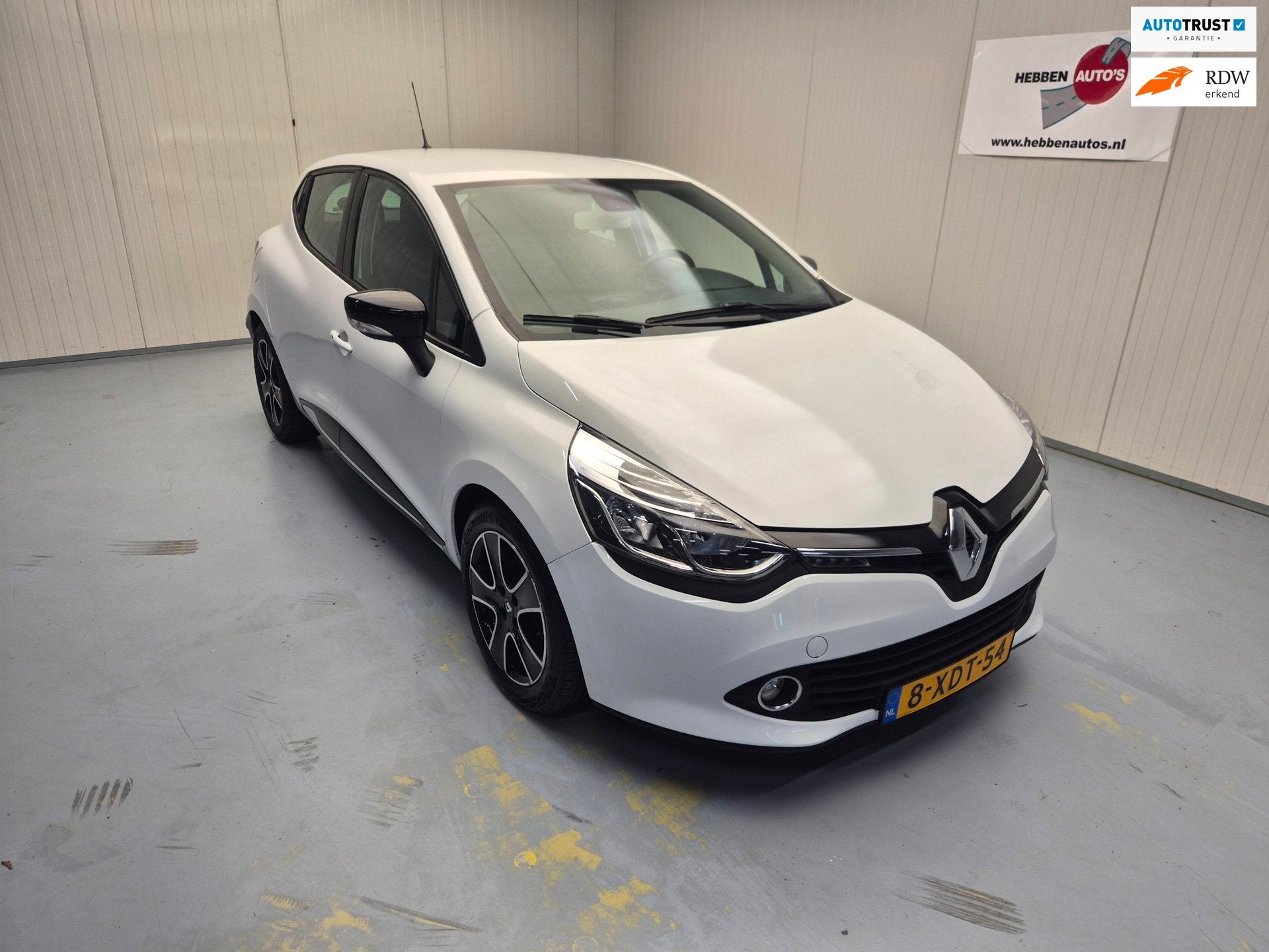 Renault Clio 1.2 Dynamique Navi Airco Cruise Control Alu Vel, Auto's, Renault, Euro 5, Stof, Gebruikt, Zwart