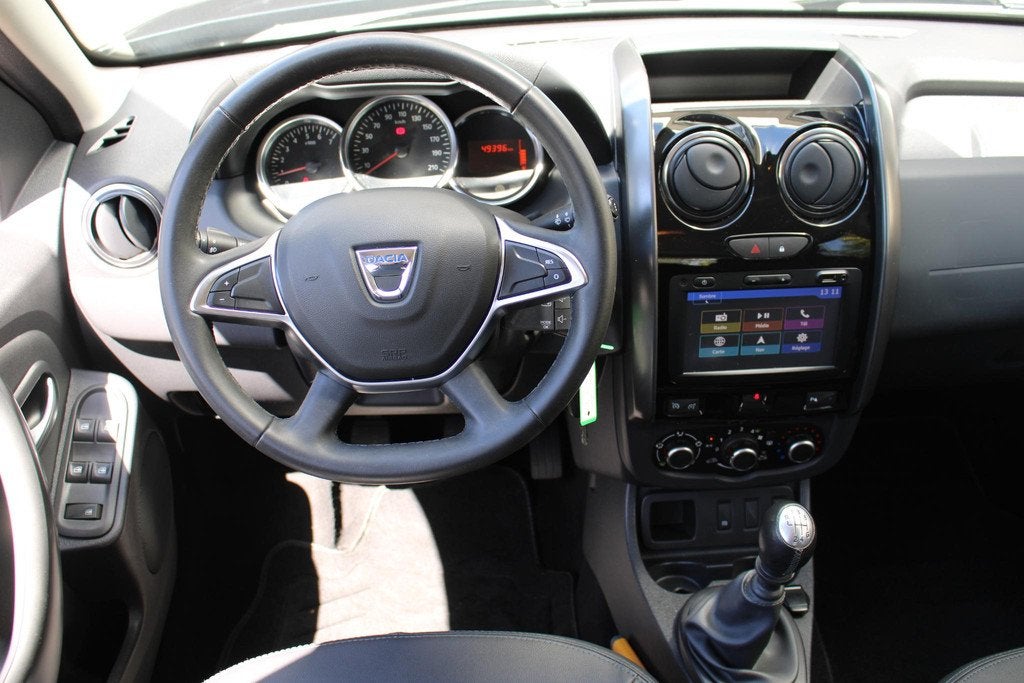 Dacia Duster 1.2 TCe 4x2 Blackshadow | Trekhaak | Achteruitr, Auto's, Dacia, 125 pk, Gebruikt, 635 kg, Bedrijf
