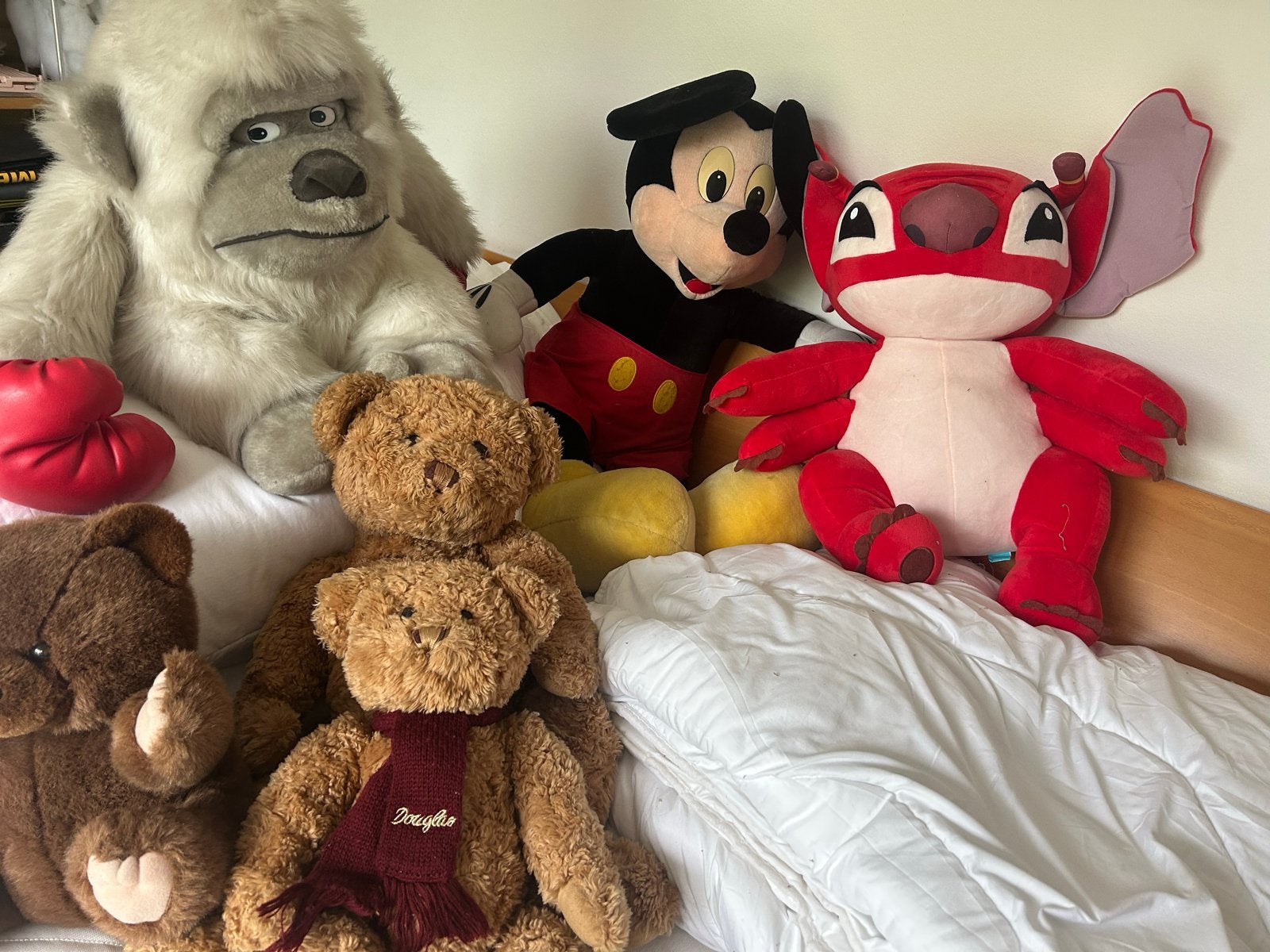Grote knuffelcollectie: Mickey, Stitch, beren en meer!, Kinderen en Baby's, Speelgoed | Knuffels en Pluche, Ophalen, Gebruikt