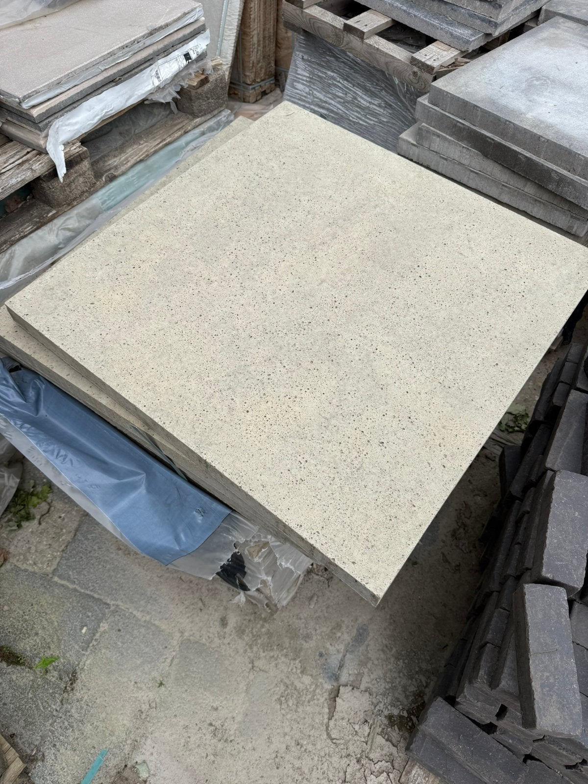 Restpartij 12 tegels 80x80x5 Artistone Greige 80x80, Ophalen, Nieuw, 5 tot 10 m², Beton