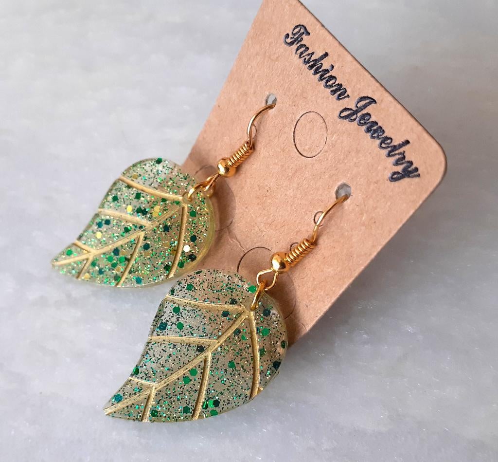 oorbellen hangers hars groene blaadjes met glitter, Overige materialen, Hangers, Nieuw, Ophalen of Verzenden
