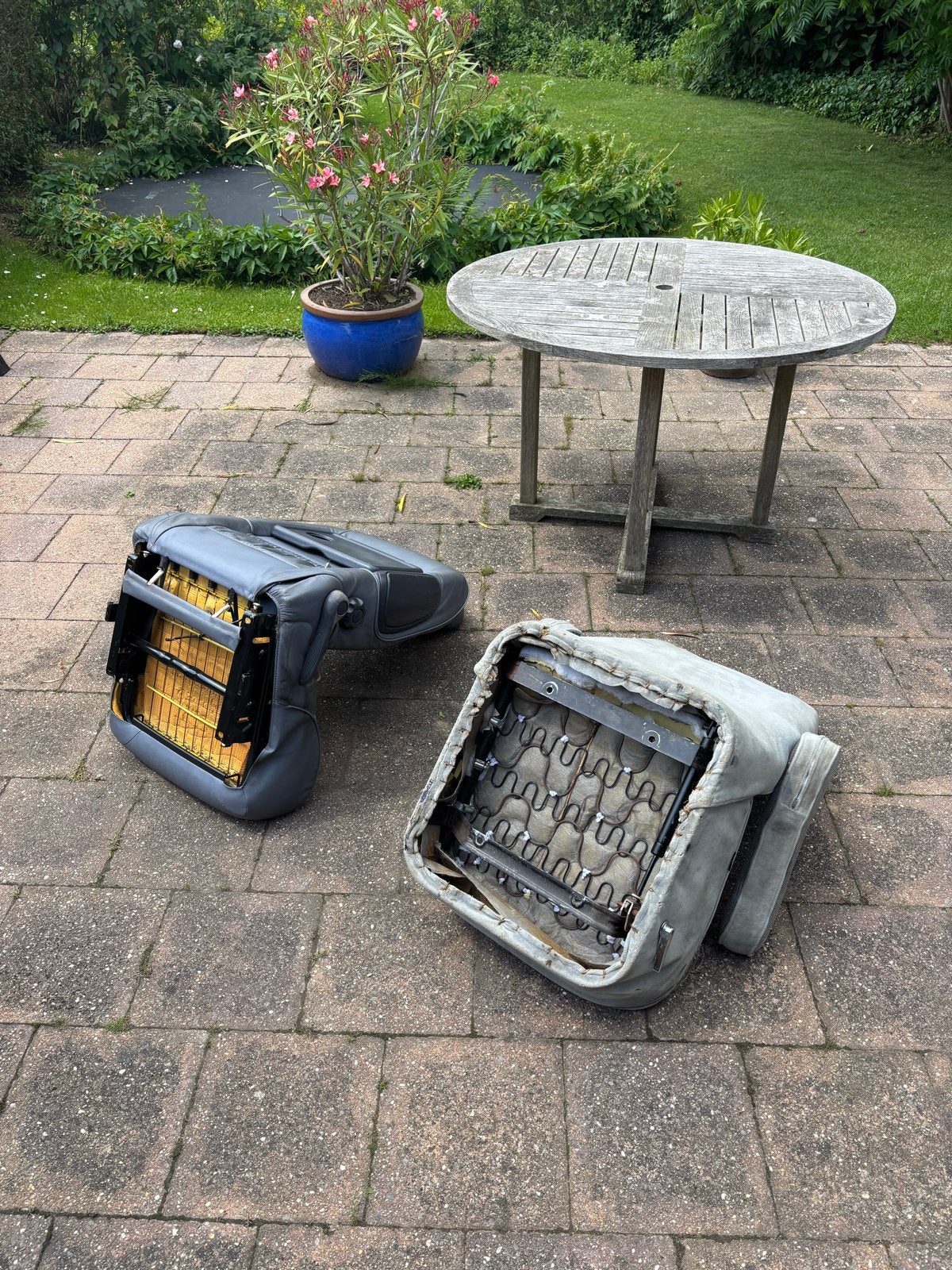 Twee gebruikte auto/camperstoelen gratis afhalen, Ophalen, Gebruikt, Universele onderdelen