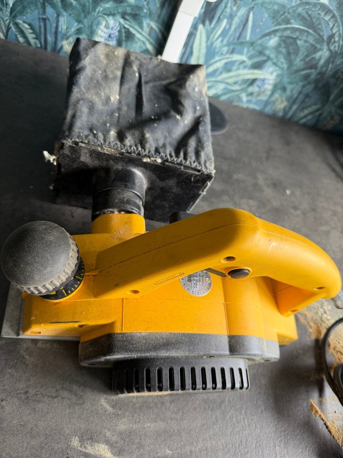 Dewalt DW615 Schaafmachine - Krachtig en Betrouwbaar, Ophalen, Gebruikt, Elektrisch